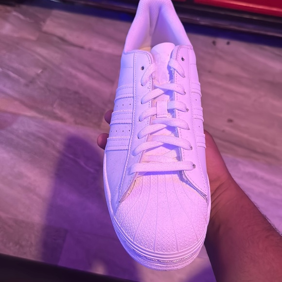 All white Adidas superstars - Picture 1 of 5
